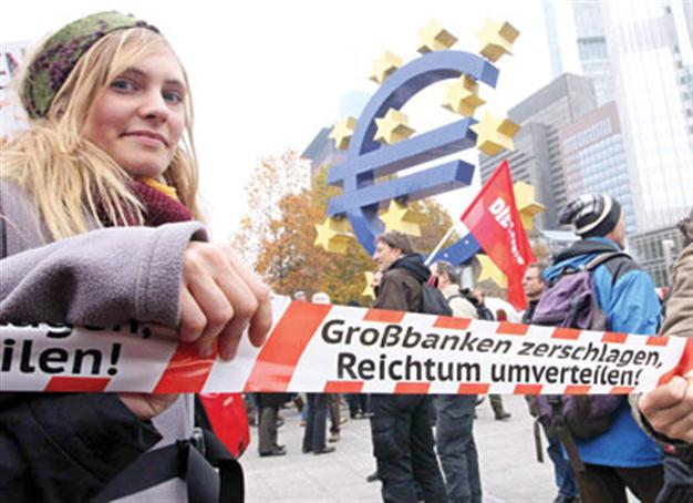 Eurozone growth slows in 3rd quarter, signalling recession