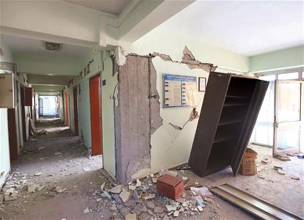 Former crisis center in Van hit by quake