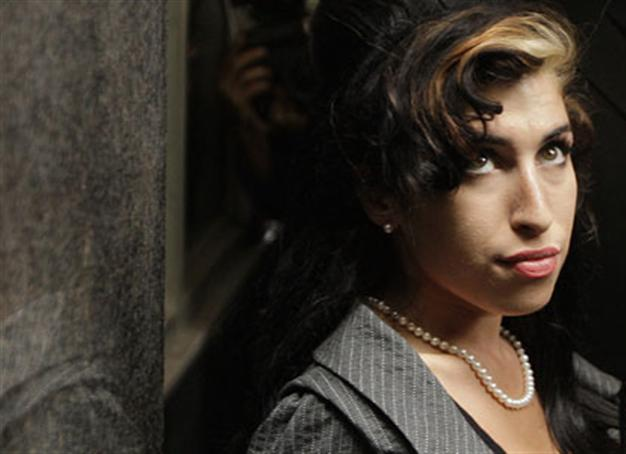Amy Winehouse died from too much alcohol: coroner