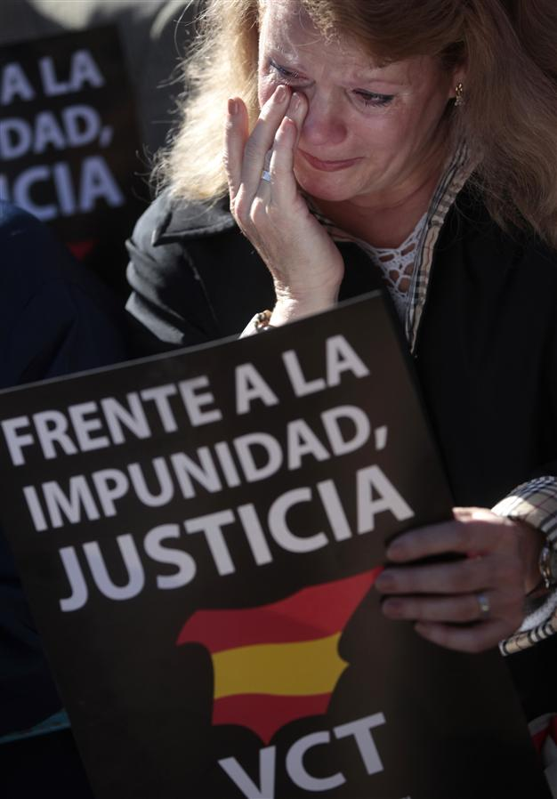 Thousands in Spain rally for ETA victims