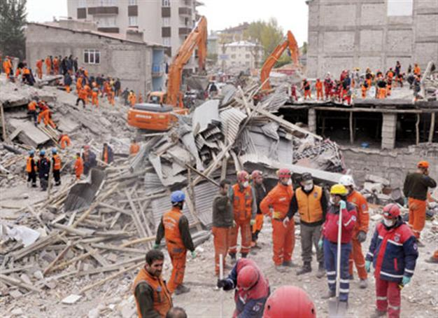 Hopes dim for Turkey quake victims as toll mounts