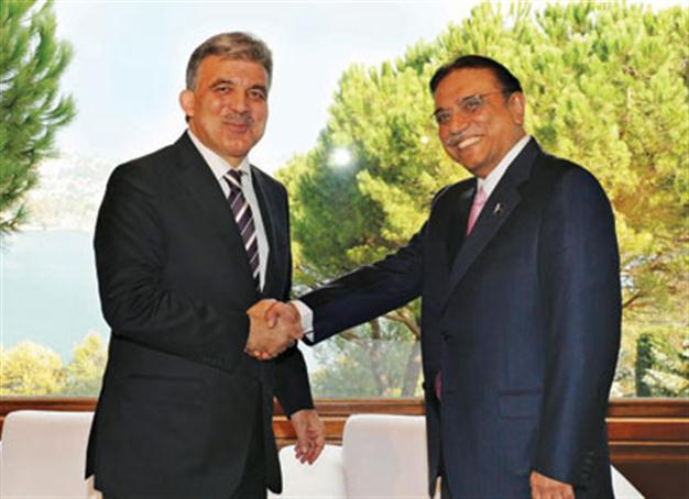 Pakistan faces rising Afghan war pressure