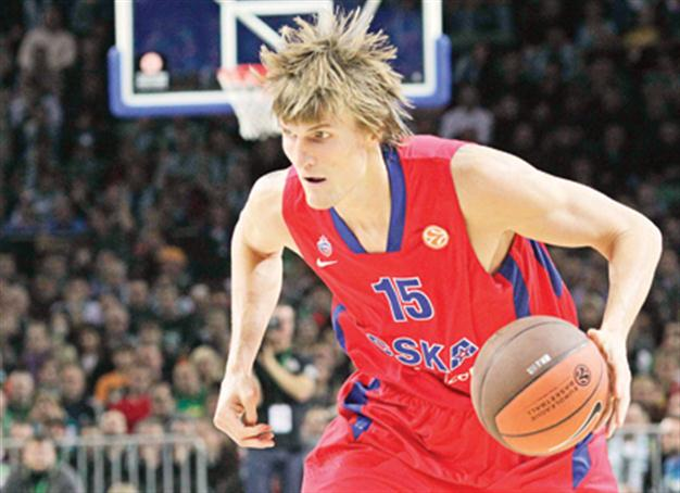 Kirilenko sidelined by broken nose
