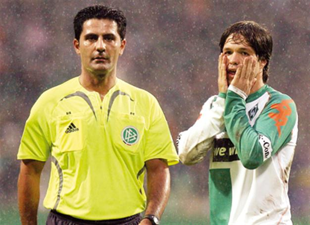 Bundesliga referee Rafati stable after suicide attempt