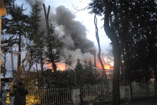 Fire starts in historic Tophane district