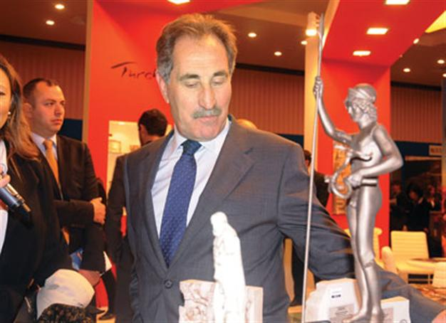 Günay opens archaeology fair in Italy