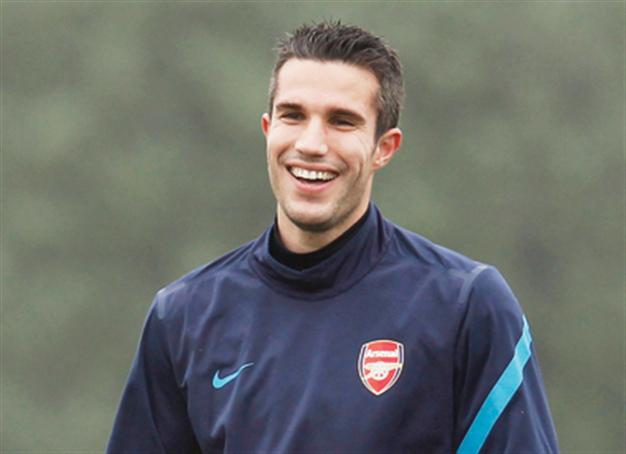 Van Persie set to play in Dortmund match