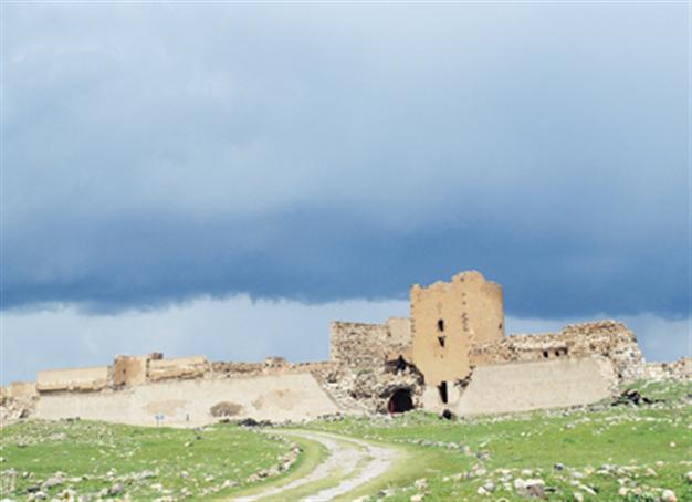 Ani, the city of 40 gates with beautiful views, endless plains, hills and clouds