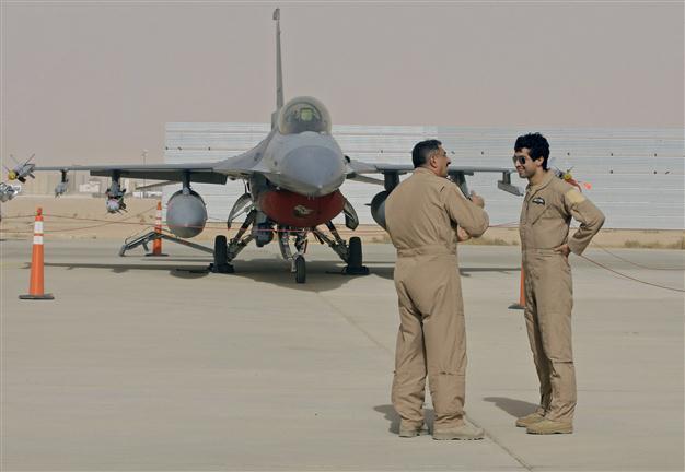 US to sell Iraq 18 more F-16 warplanes