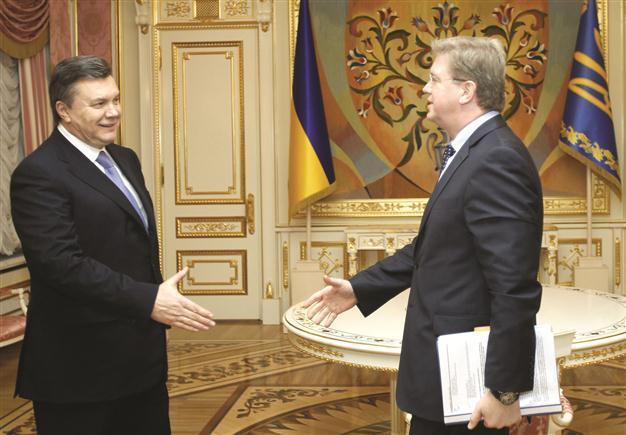 Füle conveys EU’s concern to Ukraine