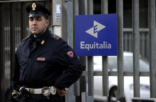 Letter bomb explodes at Italy tax office