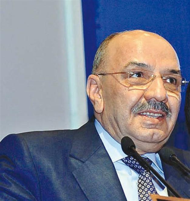 Union head Kumlu stays in post