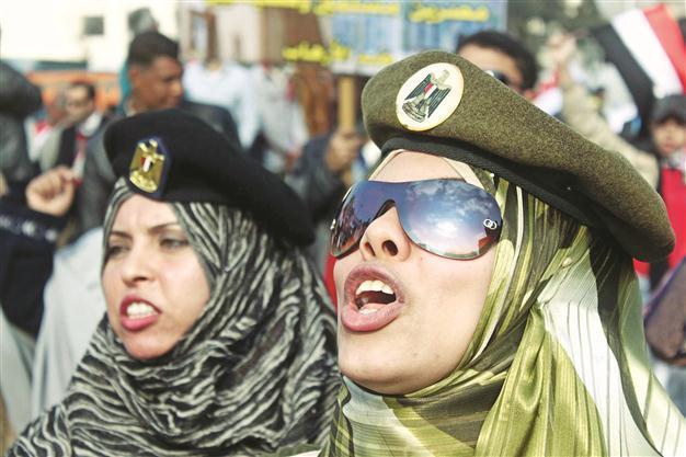 Egypt Islamists reject military interference