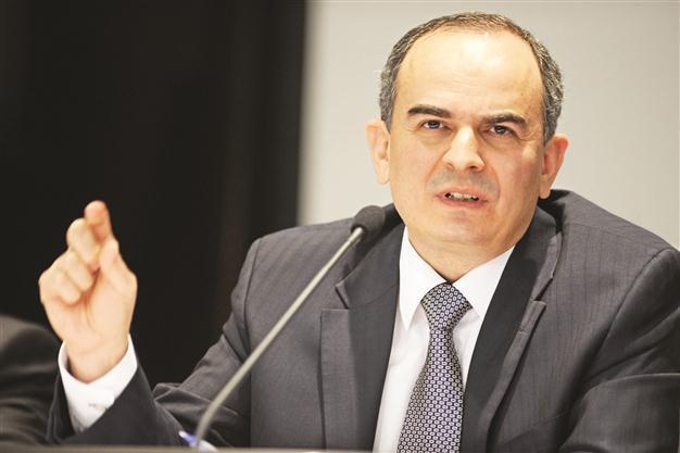 Bank intervenes big in market