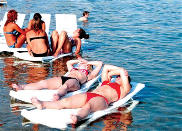 Higher euro, dollar, good for tourism, firm says