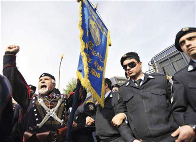 Greeks ease fears of coup