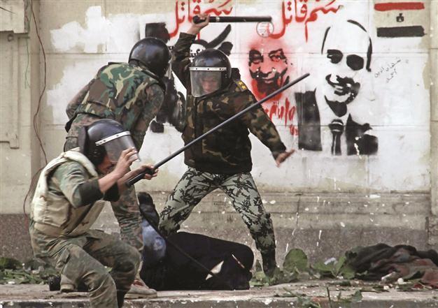 Bloody clashes cloud Egypt vote