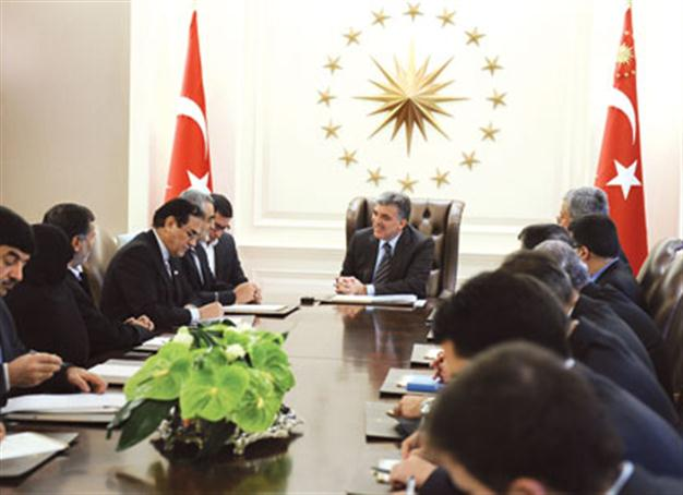 Turkmens should work for unity: Gül