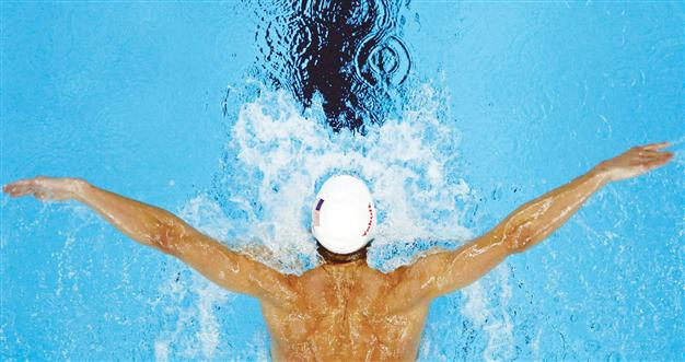 Phelps predicts records will tumble with new swimsuit
