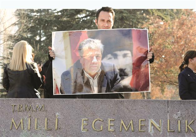 MP sees 1,000th day in jail amid detention row