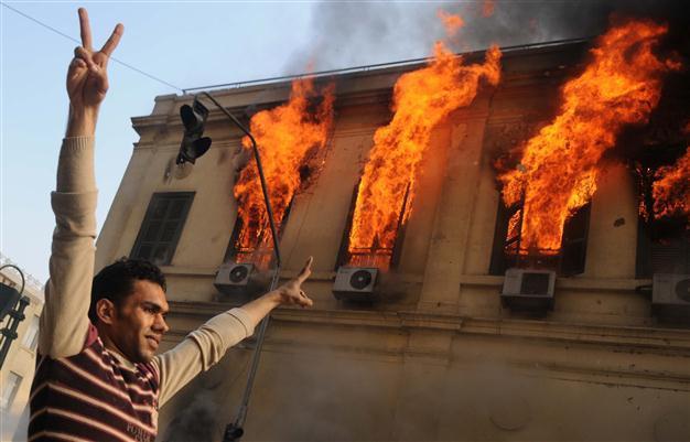 Egypts ruling generals face mounting criticism