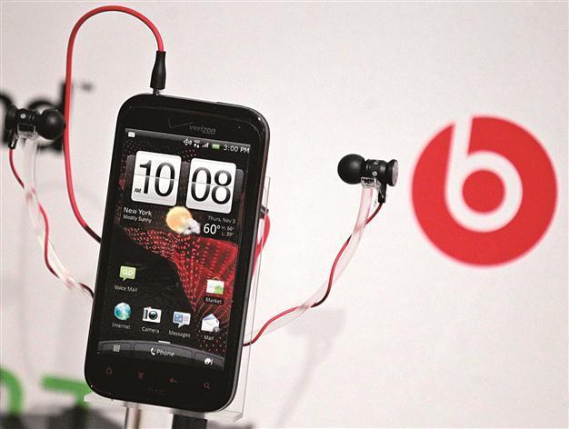Taiwan’s HTC hails Apple patent ruling