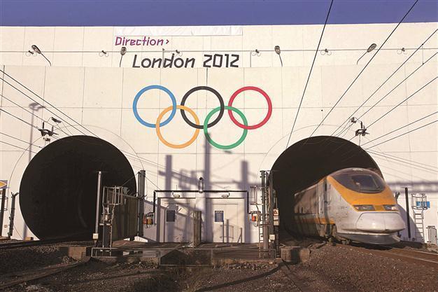 France gets in Olympic mood with tunnel rings