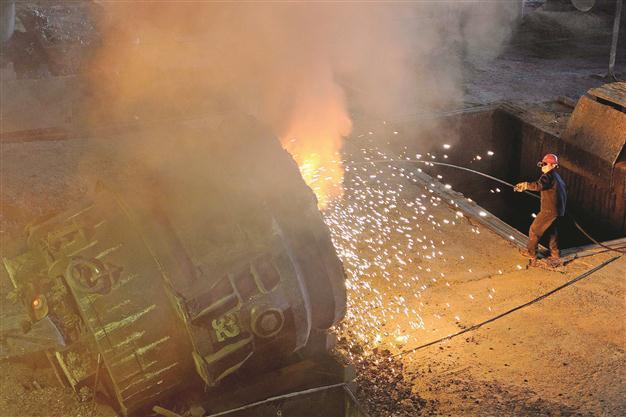 Beijing warns of risks of buying Iranian ore