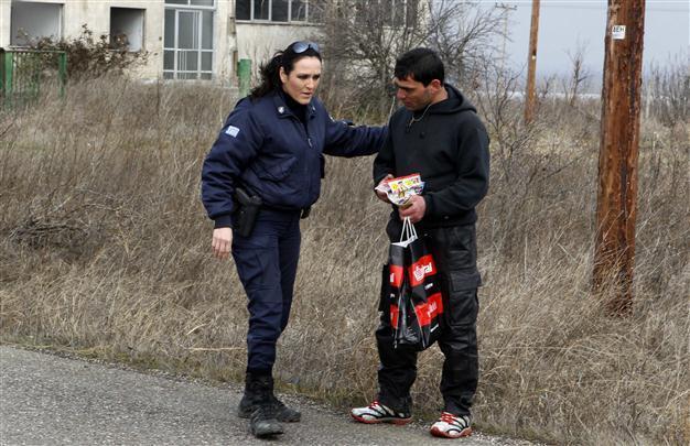 Algerian migrants rescued from river on Greek border