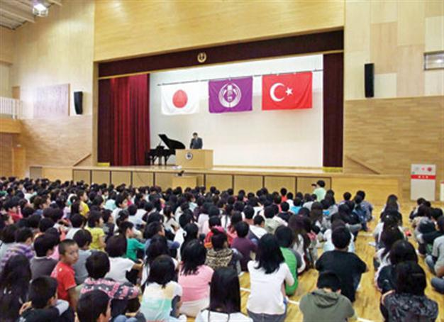 Japan sends aid to quake-hit Van