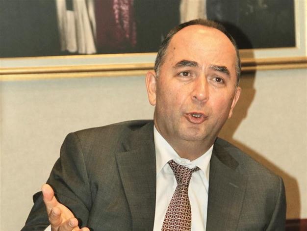 Market czar accused of violating regulation
