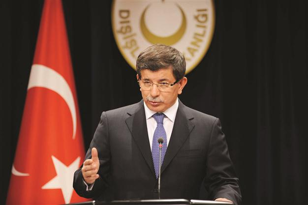 Foreign Minister promises justice to kin of neo-Nazi victims