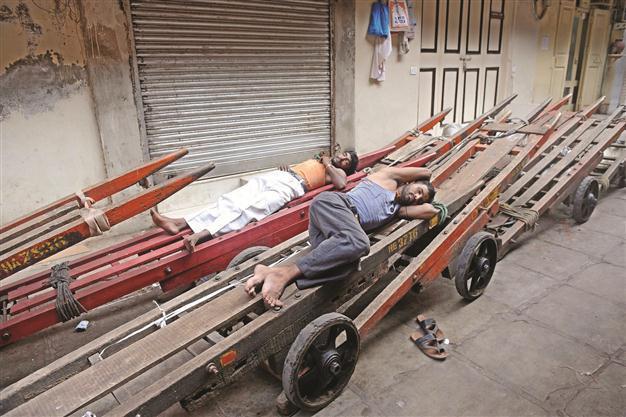 India retreats on plan to invite foreign malls