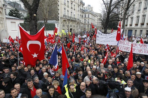 Azerbaijanis protest at France vote on Armenia genocide