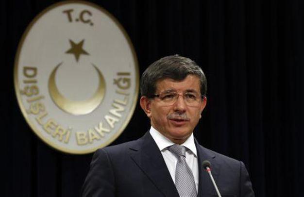 Turkey FM says wanted Iraqi leader should stay in Iraq
