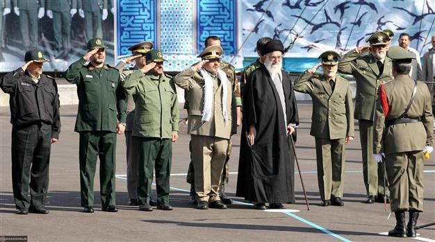 Iran says ready to expand military links with Iraq