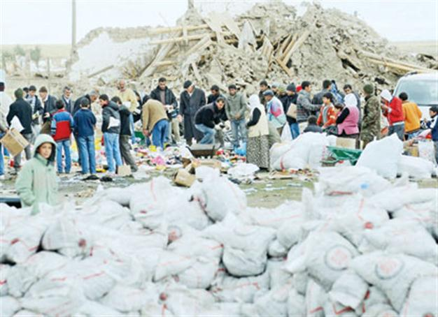 Thousands in Turkey to open their homes to quake victims