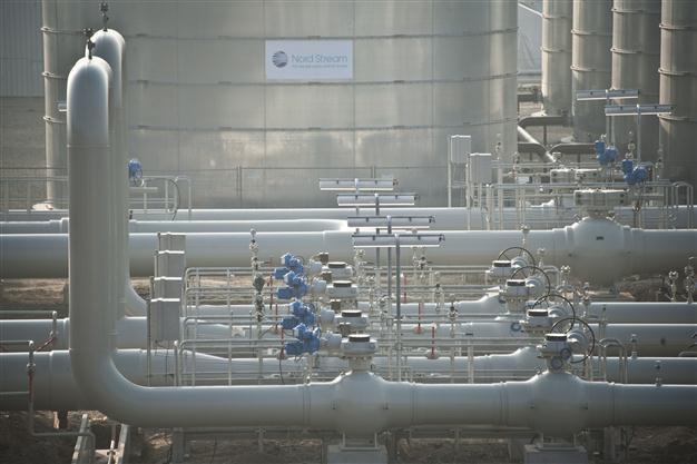 Three companies in lead for gas contract