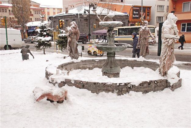 Governor of Kars says children broke statues