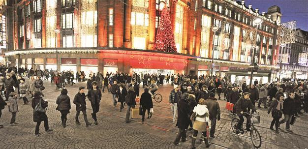Europe prepares for Christmas with no presents due to belt-tightening