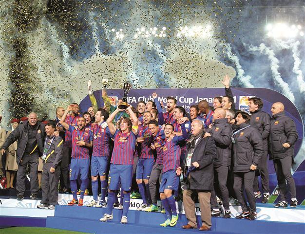 Barcelona outclasses Santos to win Club World Cup title