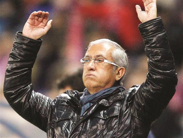 Pressure mounts over Manzano as Atletico loses to Betis