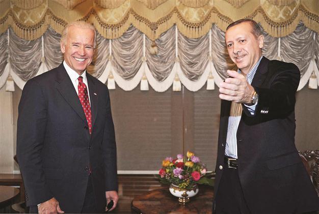 Turkey warns United States of sectarian clash in Iraq