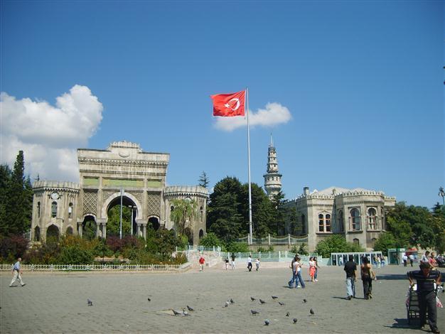 University opens doors to tourists
