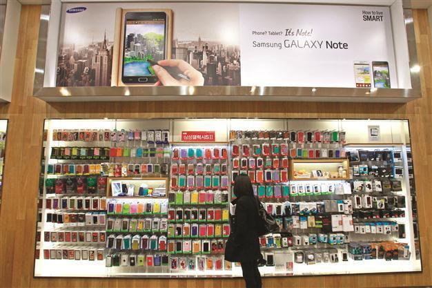 Smart phones power Samsung to big profits