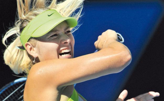 Sharapova, Azarenka set to clash for title, top spot
