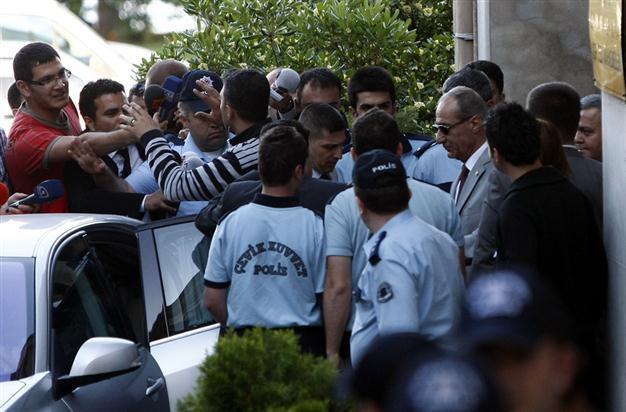 Nine detained as Ergenekon searches continue in Ankara
