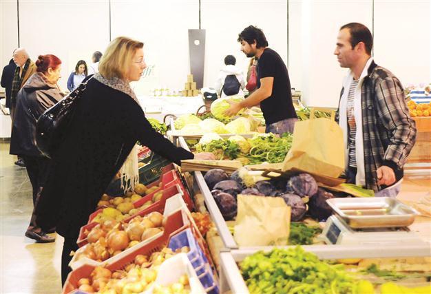 Inflation sets three-year record, sees double digits