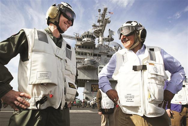 US shows off naval muscles as Iran bids to decrease tensions