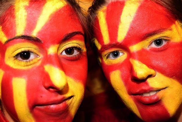 Online poll debates Macedonias name